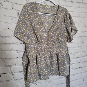 Wild Jasmine, Size: Junior 1XL, Brown/Yellow/Blue Floral Flutter Sleeved Blouse